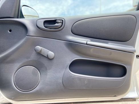 Used 2004 Dodge Neon SE FWD image 13