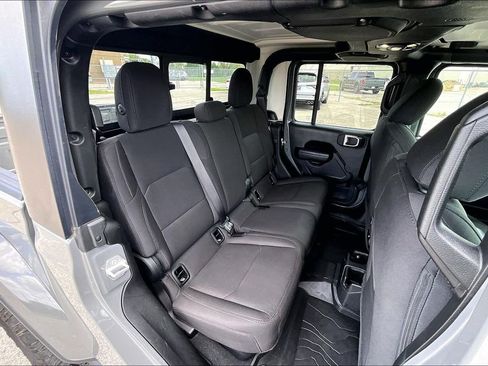 Used 2023 Jeep Gladiator Sport AWD/4WD image 37