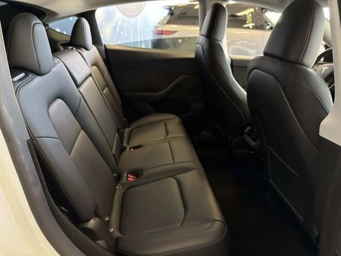 Used 2025 Tesla Model Y Long Range image 23