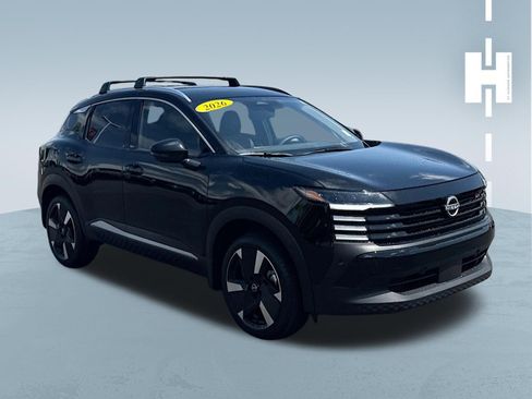 Used 2026 Nissan Kicks SR FWD image 1