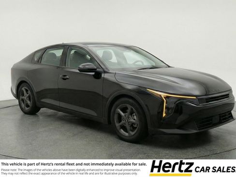 Used 2025 Kia K4 LXS image 1