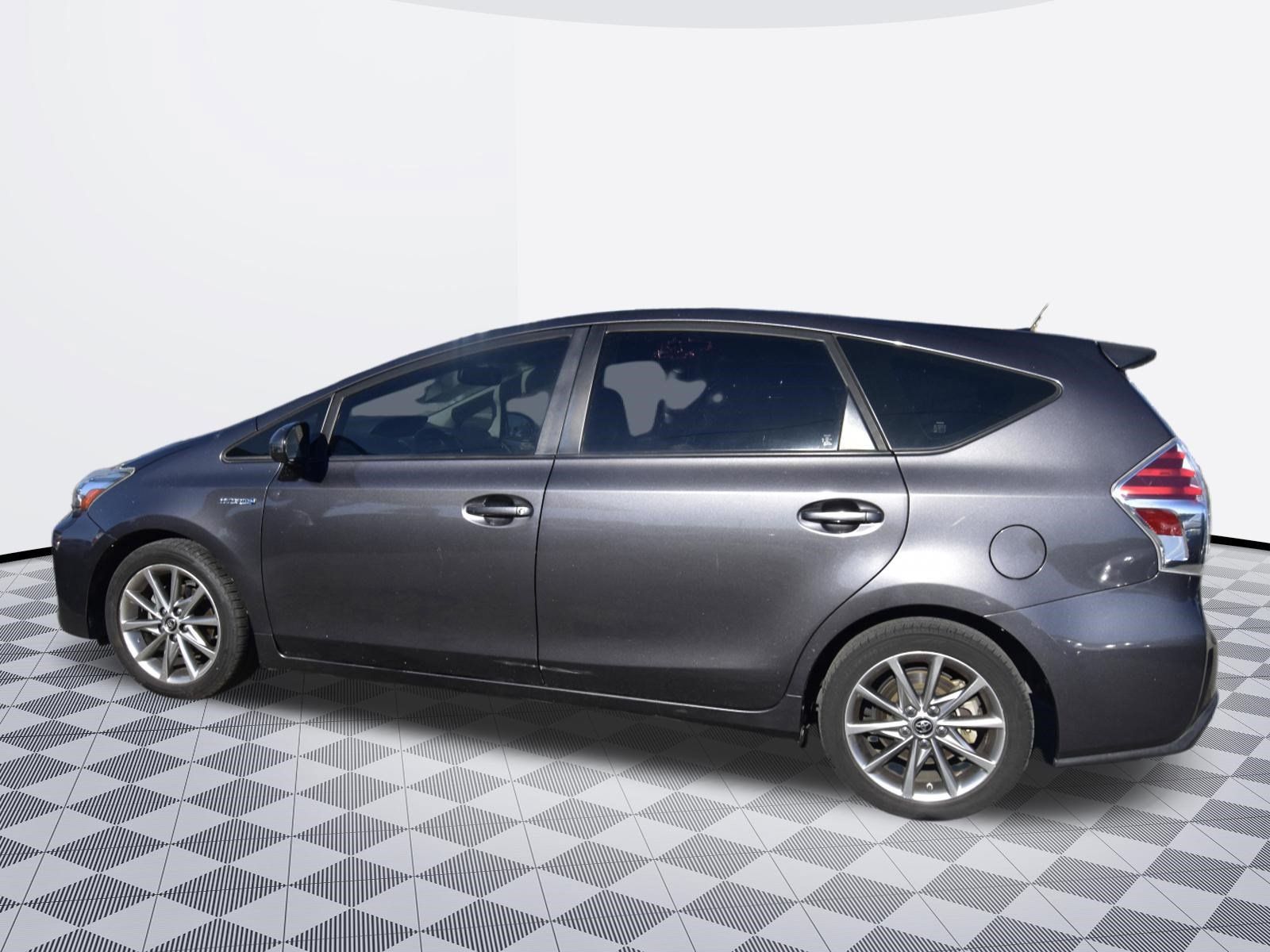 Used 2015 Toyota Prius V Five FWD image 3