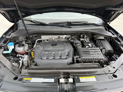 Certified 2022 Volkswagen Tiguan SE R-Line AWD/4WD image 24