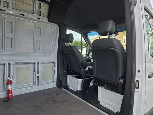 Used 2025 Mercedes-Benz Sprinter 2500 image 11
