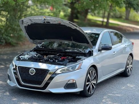 Used 2021 Nissan Altima 2.5 SR FWD image 41