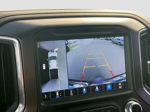 Used 2022 GMC Sierra 2500 AT4 w/ AT4 Premium Plus Package AWD/4WD image 17