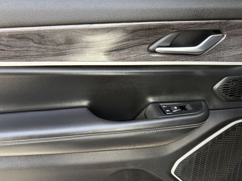 Used 2021 Jeep Grand Cherokee L Limited image 24