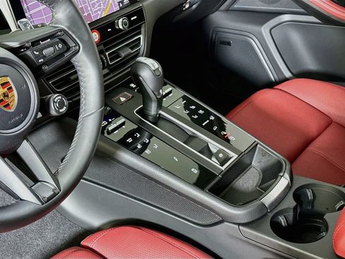 Certified 2026 Porsche Macan Turbo AWD/4WD image 21