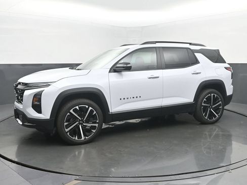 Used 2026 Chevrolet Equinox RS w/ Convenience Package III AWD/4WD image 2