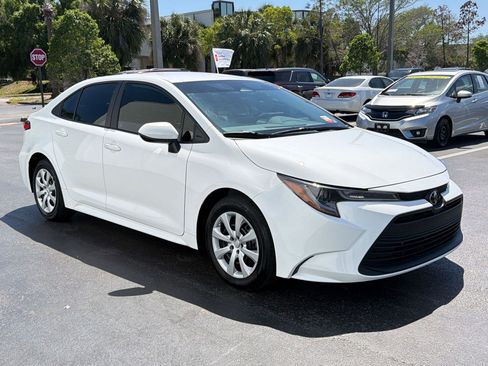 Used 2024 Toyota Corolla LE image 7