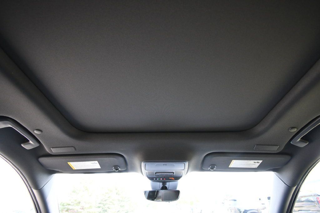 Used 2025 Chevrolet Traverse RS w/ LPO, Floor Liner Package AWD/4WD image 17