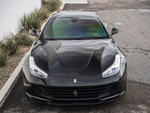 Certified 2018 Ferrari GTC4Lusso image 8