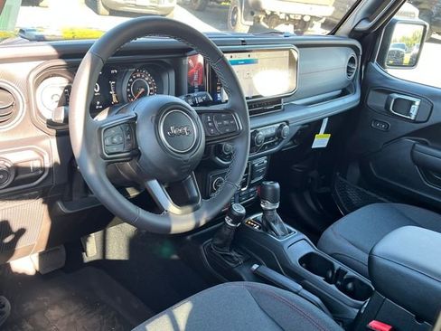 New 2025 Jeep Wrangler Unlimited Rubicon image 17