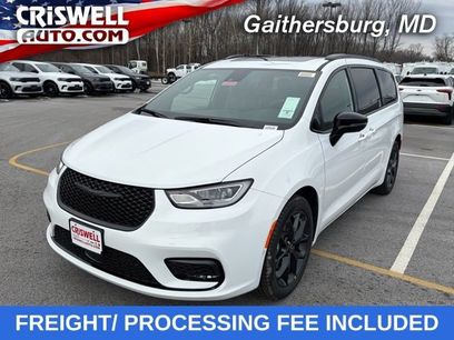 New 2026 Chrysler Pacifica Limited w/ S Appearance Package