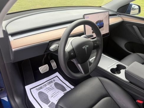 Used 2023 Tesla Model Y Performance image 17