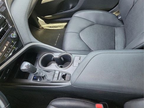 Used 2022 Toyota Camry XSE image 20