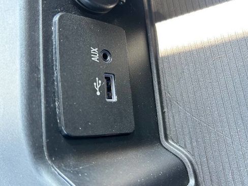 Used 2017 RAM 1500 Laramie image 24