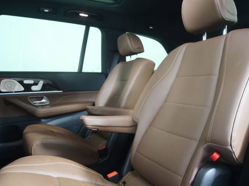 Used 2025 Mercedes-Benz GLS 450 4MATIC image 15