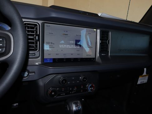 New 2025 Ford Bronco 4-Door image 26