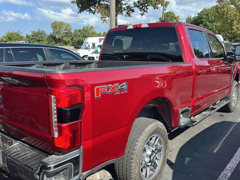 Used 2025 Ford F250 Lariat w/ FX4 Off-Road Package AWD/4WD image 3