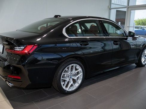 Used 2025 BMW 330i xDrive Sedan w/ Premium Package AWD/4WD image 5