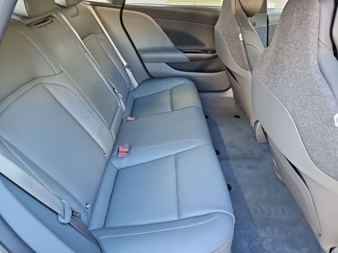 Used 2024 Lucid Air Touring AWD/4WD image 17