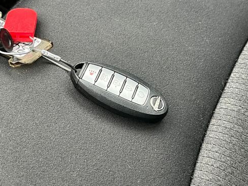 Used 2025 Nissan Altima 2.5 SV image 21