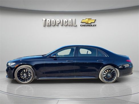 Used 2023 Mercedes-Benz S 500 4MATIC w/ AMG Line image 2