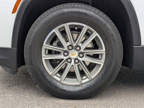 Certified 2023 Chevrolet Traverse LT w/ Rear Camera Mirror Package image 54