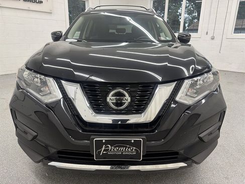 Used 2018 Nissan Rogue SV AWD/4WD image 2