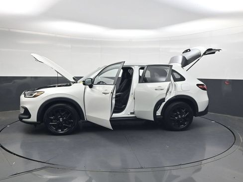 Used 2023 Honda HR-V Sport image 39