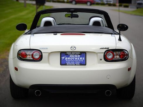 Used 2008 MAZDA MX-5 Miata Sport RWD image 6
