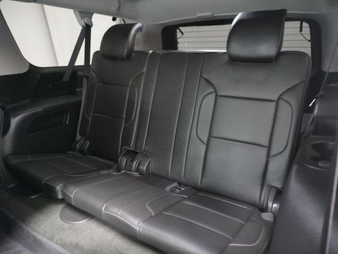 Used 2018 Chevrolet Suburban LT w/ Luxury Package AWD/4WD image 12