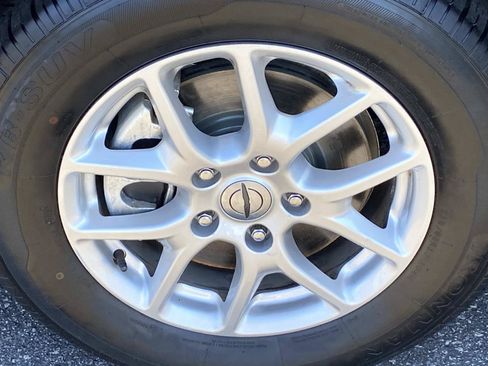 Used 2025 Chrysler Pacifica Select FWD image 24