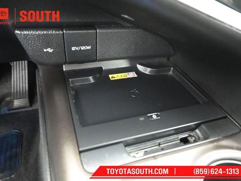 Used 2024 Toyota Camry XSE FWD image 18