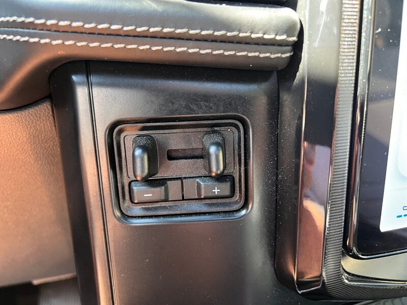 Used 2023 Ford F150 Lightning Platinum AWD/4WD image 37