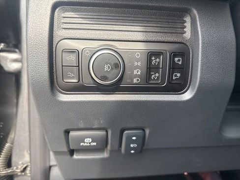 Used 2025 Ford F250 Platinum image 40