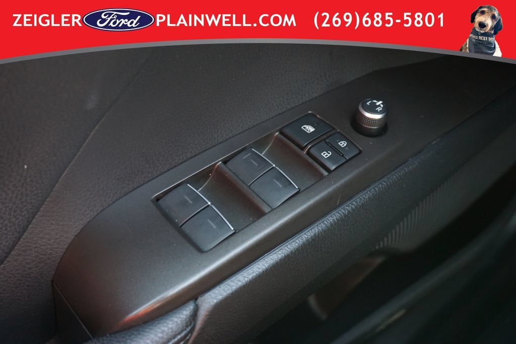 Used 2022 Toyota Camry XLE w/ Navigation Upgrade Package FWD image 30