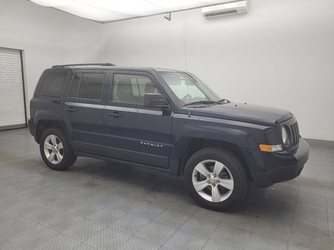 Used 2017 Jeep Patriot Latitude AWD/4WD image 11