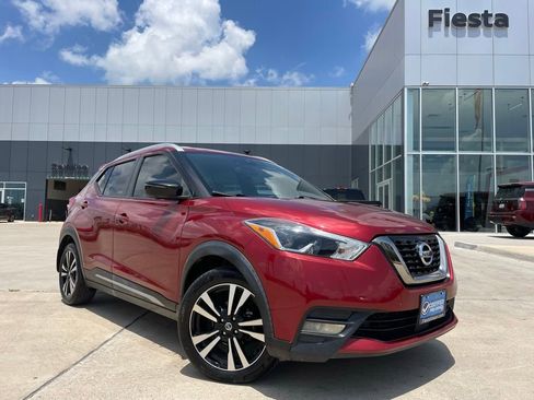 Used 2020 Nissan Kicks SR FWD image 1