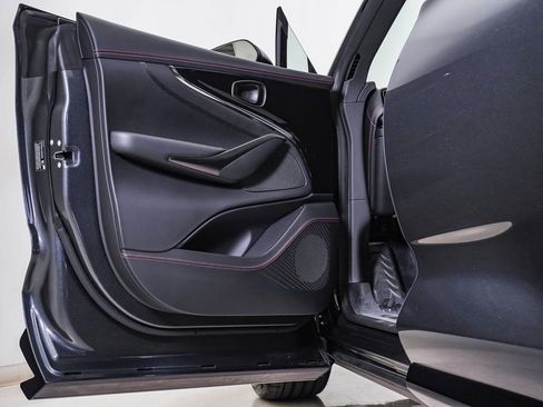 New 2026 Aston Martin DBX 707 image 31