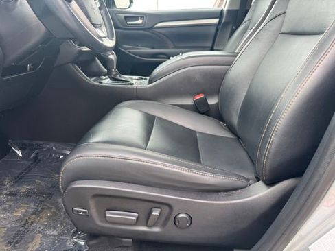 Certified 2019 Toyota Highlander XLE image 6