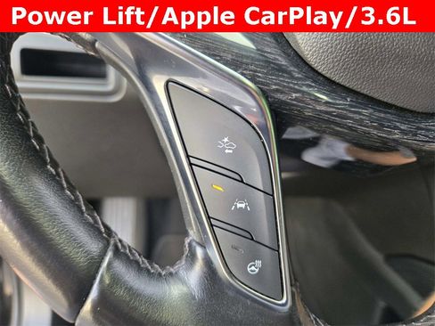 Used 2022 Cadillac XT5 Premium Luxury image 22