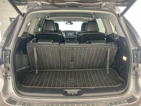 Used 2018 Toyota Highlander XLE image 49
