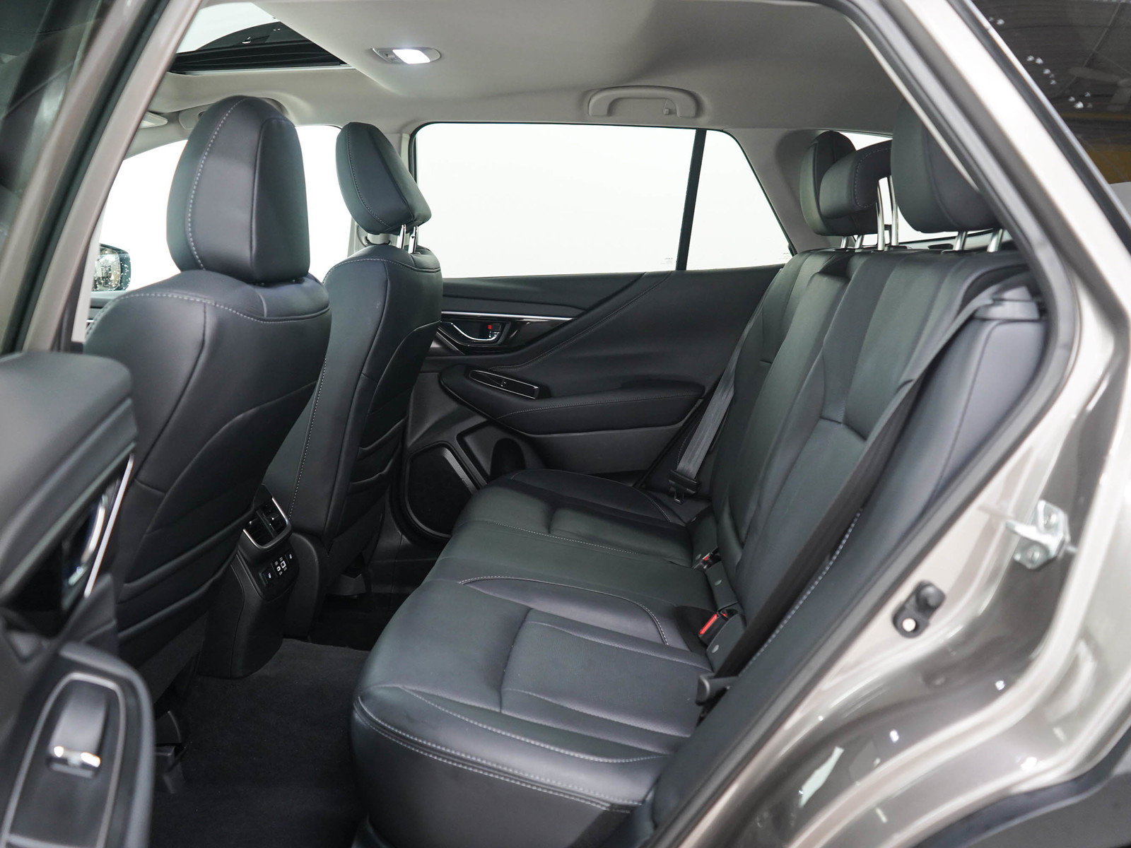 Used 2024 Subaru Outback Limited AWD/4WD image 19