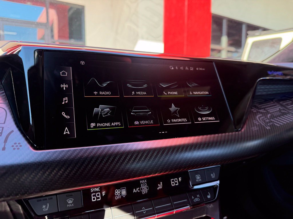 Used 2023 Audi RS e-tron GT AWD/4WD image 37