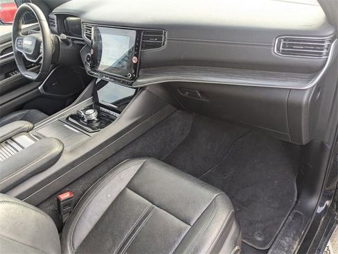 Used 2024 Jeep Wagoneer Series II w/ Flexible Seating Group image 23