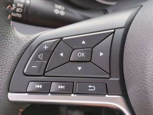 New 2025 Nissan Versa SR w/ Trunk Package image 23