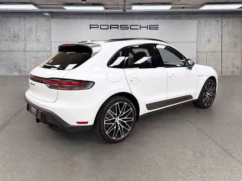 Certified 2025 Porsche Macan Turbo AWD/4WD image 9