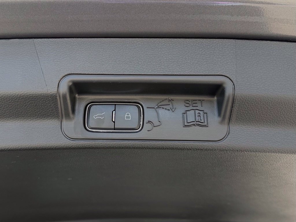 Certified 2025 Ford Explorer ST-Line AWD/4WD image 11